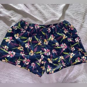 Patagonia barely baggies women’s size small